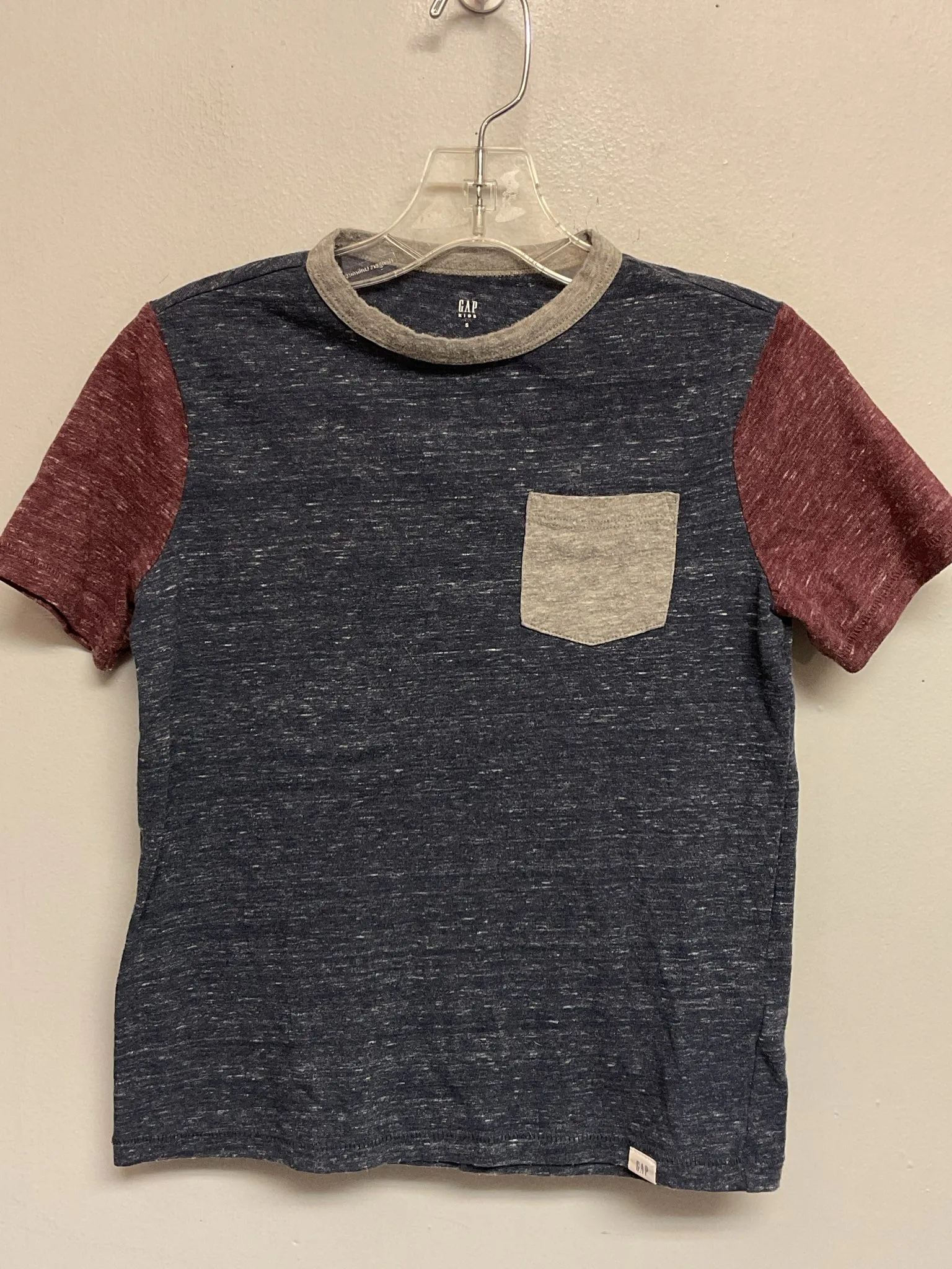 Gap Size 6 Blue & Maroon Cotton & Polyester Boys Color Blocked T-Shirts